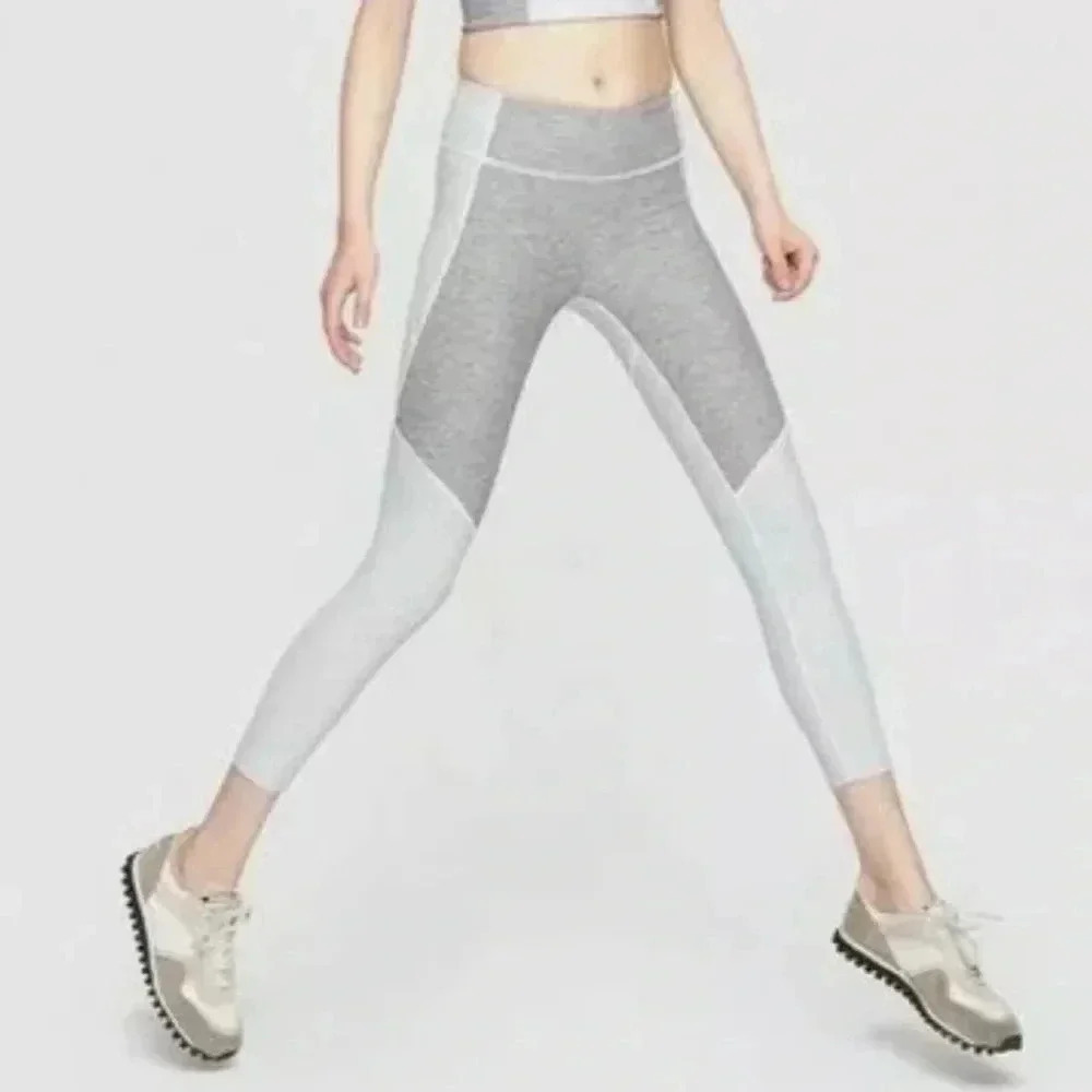 Outdoor Voices Women's Medium 3/4 Warmup Leggings Gray Stretch Yoga Active M - Picture 7 of 10